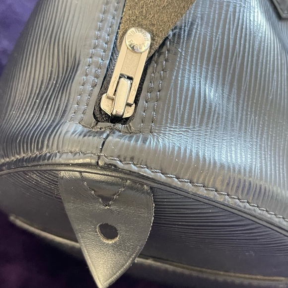 Louis Vuitton Speedy EPI leather Hand 100% Authentic - Picture 5 of 8